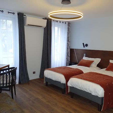 Auberge De La Garenne Saint-Remy-l'Honore Luaran gambar